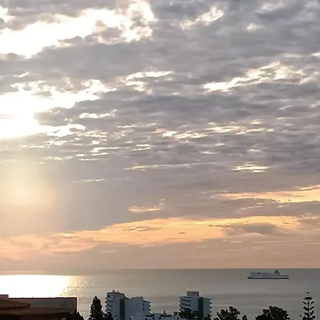 Benal-torre Sunny Terrace * 托雷莫利诺斯